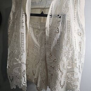 Commense NWT Cream Lace 2 Piece Short Set